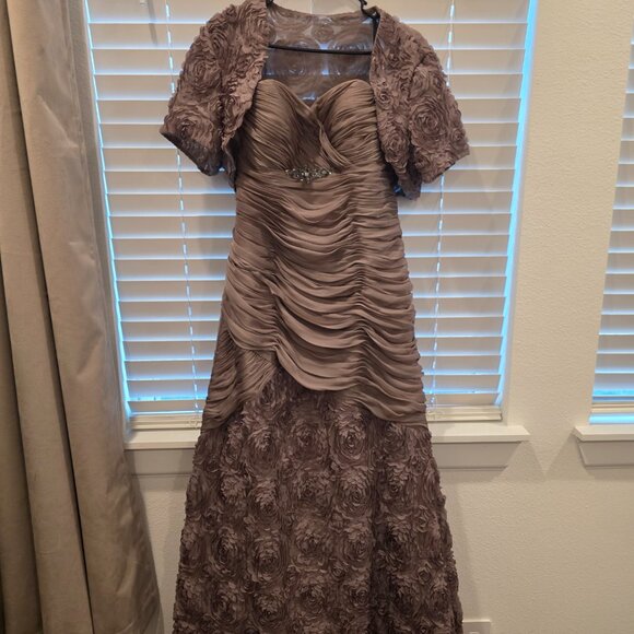 Taupe Chiffon Mother of the Bride/Groom Dress - Picture 4 of 6